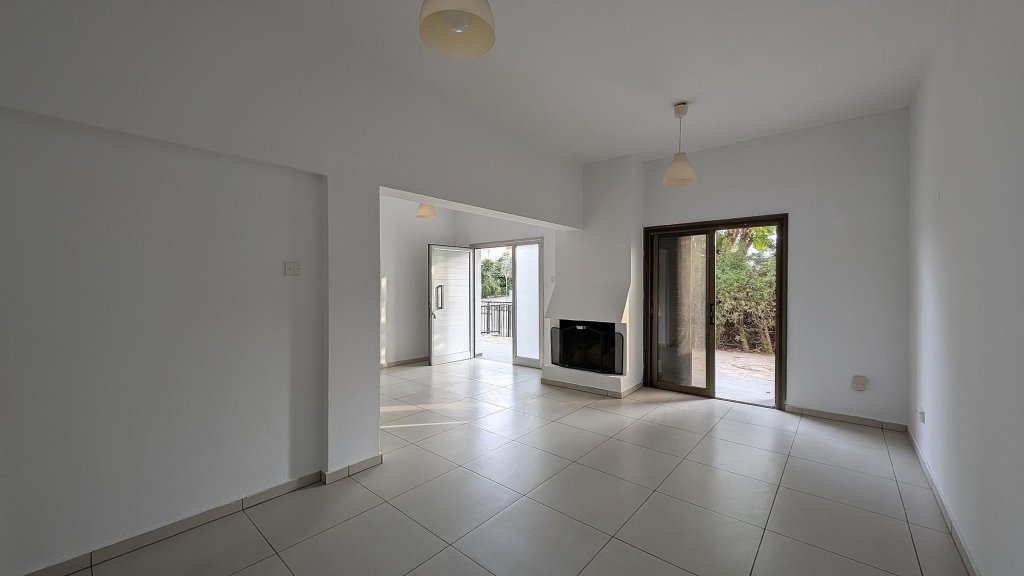 7 Bedroom  town house in Pallouriotissa, Nicosia