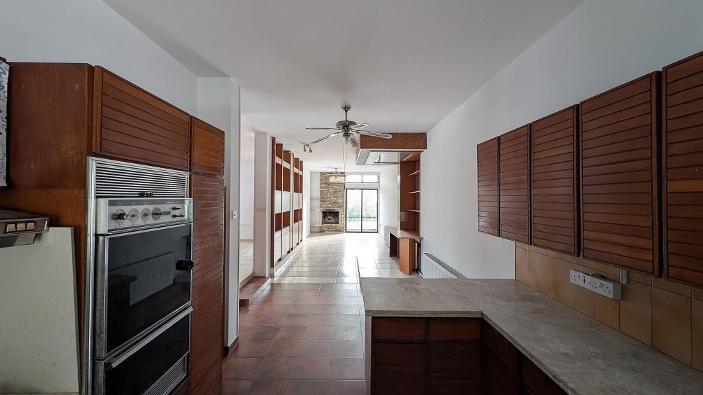 7 Bedroom  town house in Pallouriotissa, Nicosia