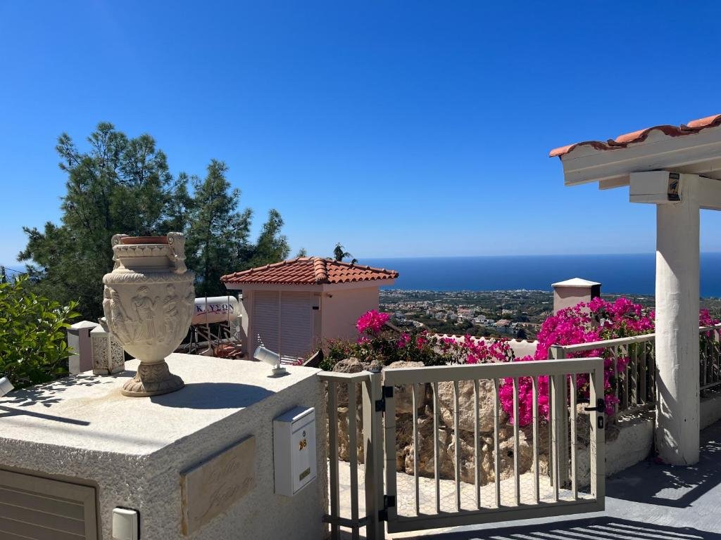 4 Bedroom town house in Tala, Paphos